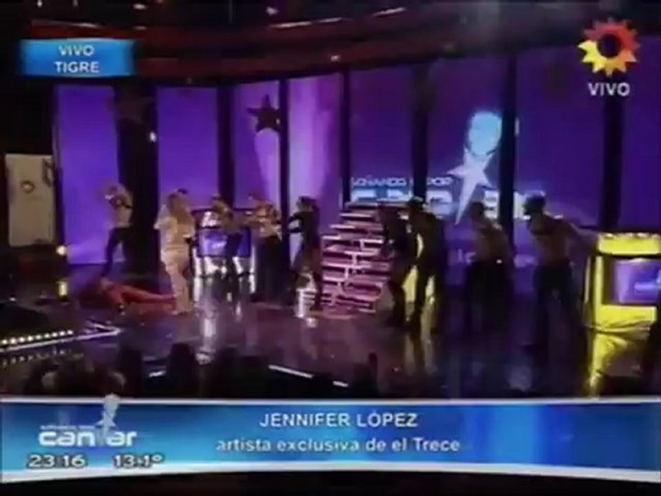Jennifer Lopez deslumbró en Soñando por cantar con su glamour