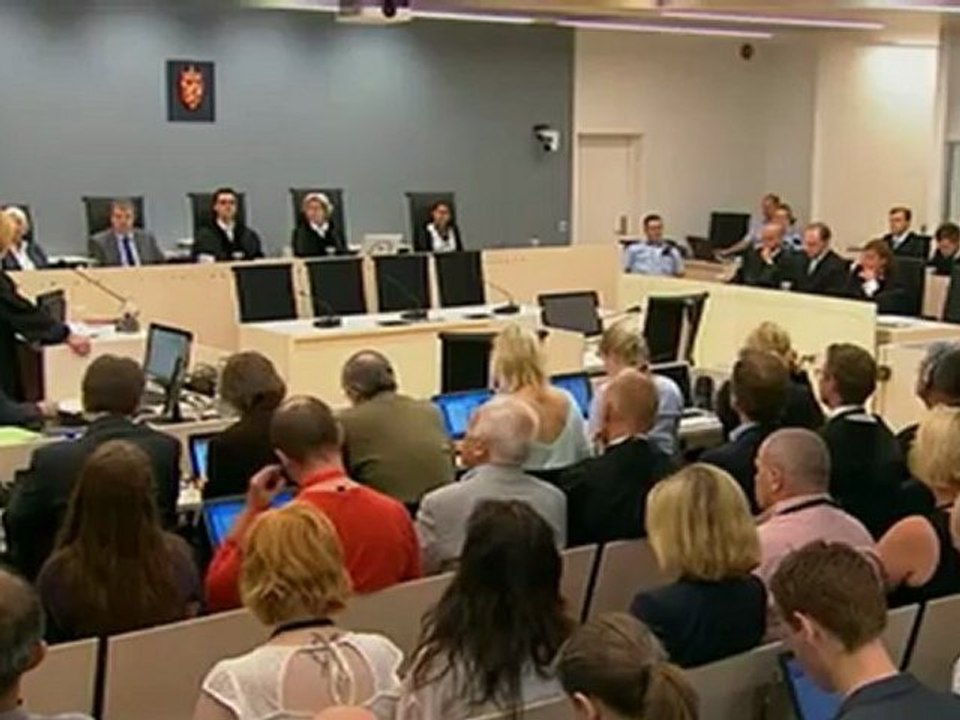 euronewsru - Заключительное слово обвинения Брейвик слушает с [H.264 360p]