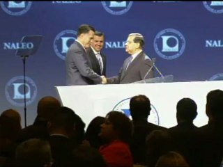 Romney sets down immigration stance