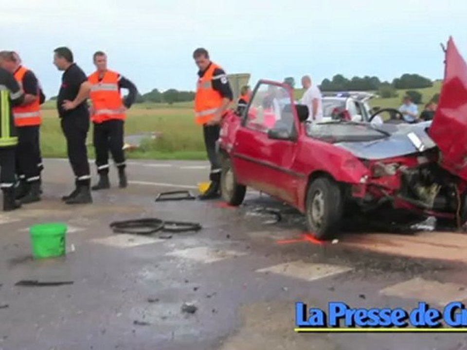 Voiture contre bus à Poyans : un blessé grave