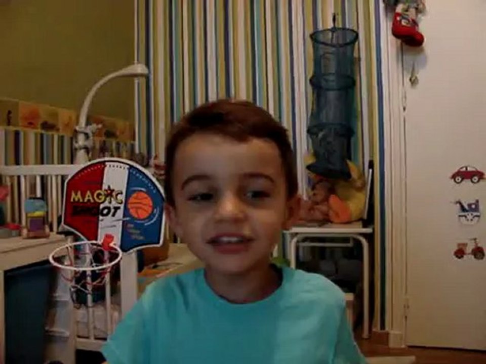 Nathan  autiste 3 ans chante grâce à une prise en charge adaptée méthode PECS