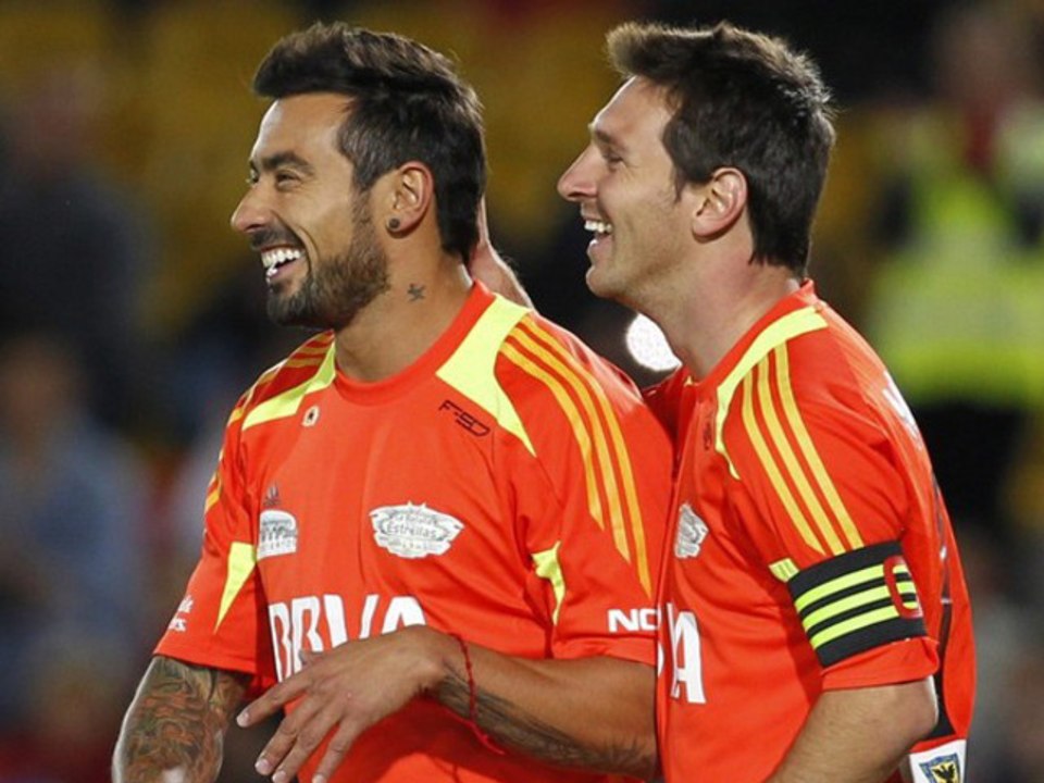 Les buts de Falcao, Hamsik, Lavezzi, Robinho et Messi !