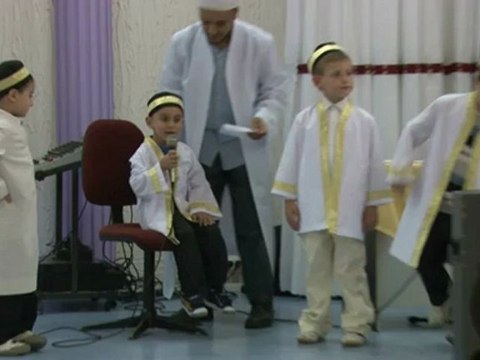 Fatih Medreseleri - Yakuplu Merasimi - Burakcan - Mülk Suresi son ayet - 15.06.2012