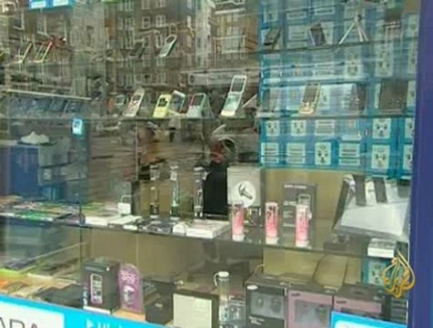 بريطانيا تدرس فرض قيود على الإنترنت