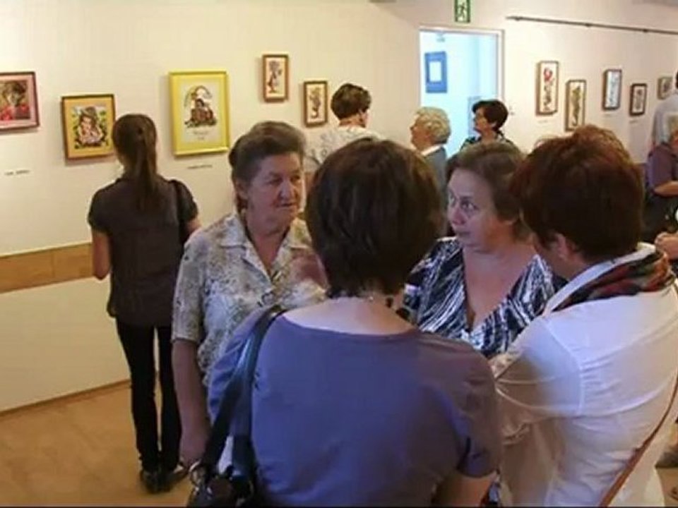 Wystawa Klubu Kolorowej Nitki  "O uśmiech dziecka" Ostrów Mazowiecka 2012