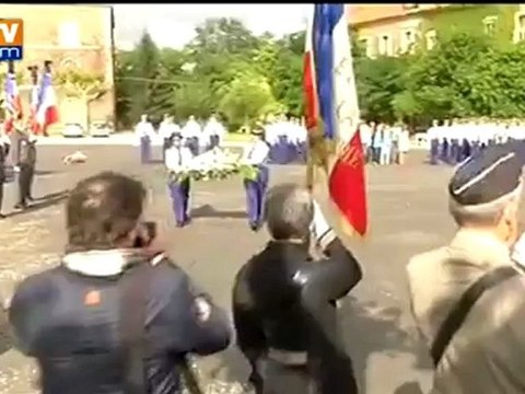 Hommage de Manuel Valls aux gendarmes tuées dans le Var