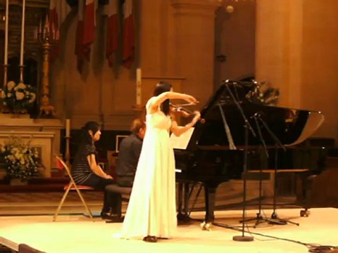 Fête de la musique 2012 : la violoniste Yoé Miyazaki joue Camille Saint-Saëns
