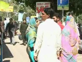 تداعيات مقتل بن لادن تتفاعل في باكستان