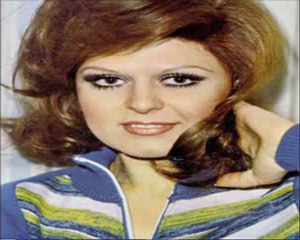 Nese  KARABÖCEK  "  Ayrılmam Senden"