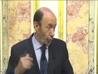 Rubalcaba arremete contra Gallardón por "criticar" la sentencia