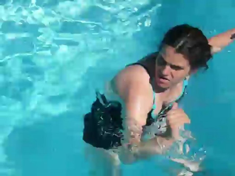 Elise à la piscine Saint Aygulf 2012