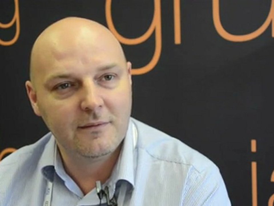 retargeting social pour améliorer le ciblage publicitaire sur les Médias Sociaux - Frederic Bellier de Radium One