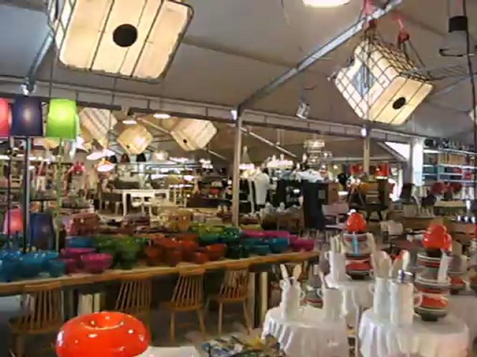 Superstore contemporain ibizensco : dans le magasin