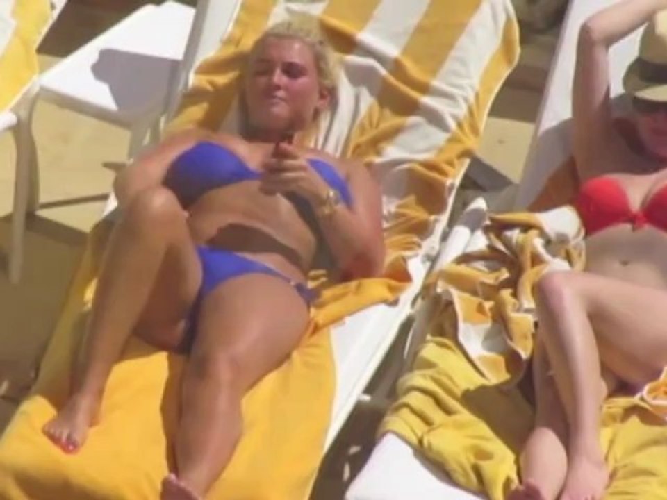 Billie Faiers' Curvy Bikini Body