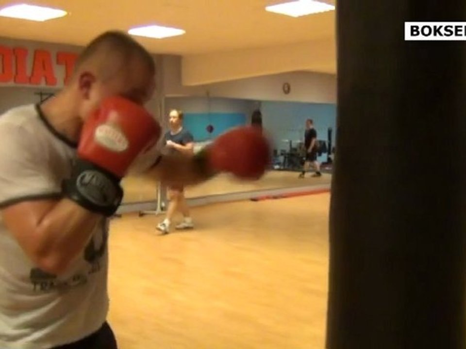 Paweł Głażewski - Roy Jones Jr: Trening "Głaza" na tydzień przed walką - worek bokserski