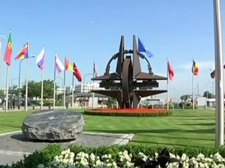 Turkey warns Syria against military moves
