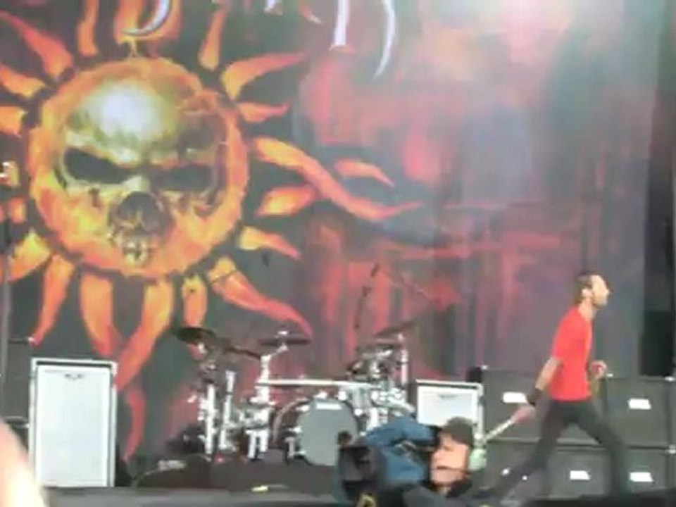 Godsmack @ Graspop Metal Meeting:  I Stand Alone