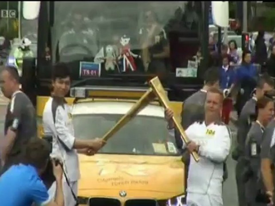 London Olympics 2012 Torch Relay - Lee Seung Gi