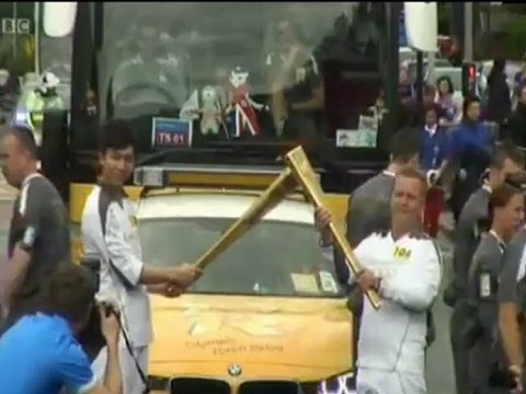 London Olympics 2012 Torch Relay - Lee Seung Gi