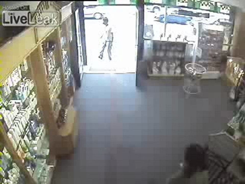 Ladenbesitzer verprügelt Dieb