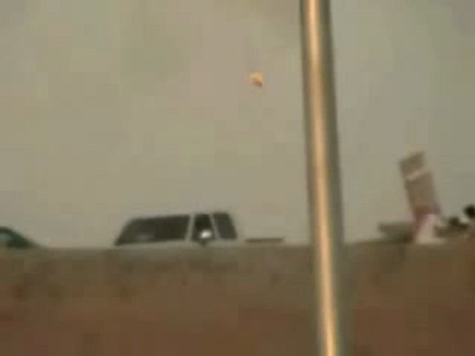 Modellflugzeug vs. hochspannungsleitung