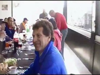 ALMUERZO SUPER 8 / AF 1.4/ SIGUE GIRANDO