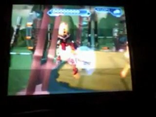 Ratchet & Clank:Going Commando-Hitting the robots head off!