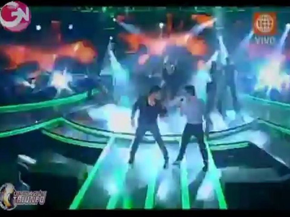 OPERACION TRIUNFO PERU 2012 Christian y Marcos  "La Quiero a Morir" Gala 5