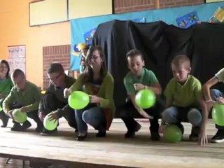 La grenouille qui veut se faire plus grosse que le bœuf