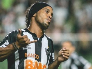 Le premier but de Ronaldinho avec l'Atlético-MG