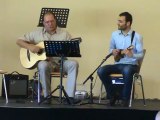 M2U00948 guitare et chant le 20 mai 2012