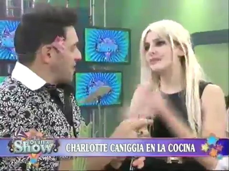 Exitoina.com - Charlotte Chantal y el "shanpein"