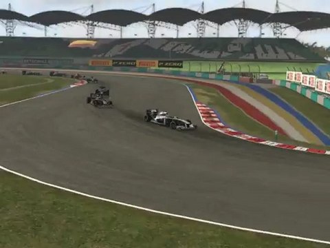 F1 2011 - GP de Malaisie - Webber aux stands