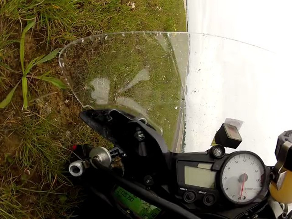 Roulage Moto à la Ferté Gaucher - 25/06/2012 - Chute