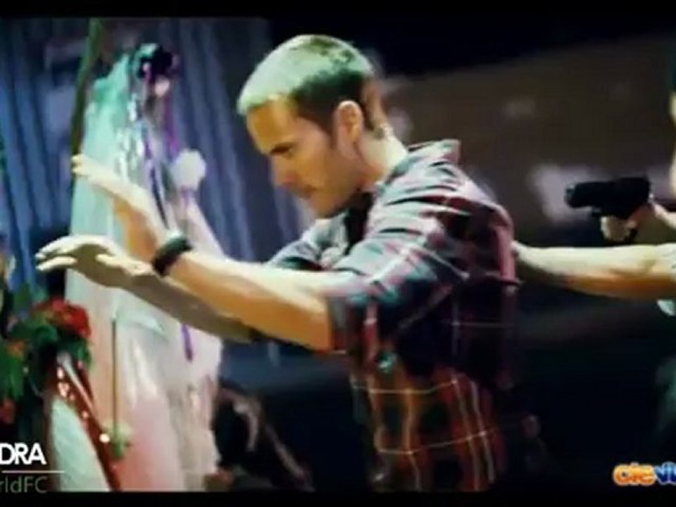 Savages  Dosis de Latinos - Sandra Echeverria