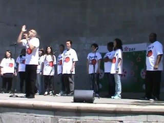 Japan Day NYC 05-13-2012: Danny Eason & Don't Give Up Choir - I Won't Complain