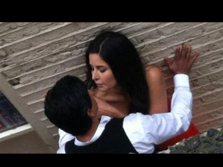 Shahrukh Khan And Katrina Kaif Get Closer - Bollywood News