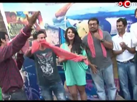 Manoj Bajpai & Ram Gopal Varma bury the hatchet