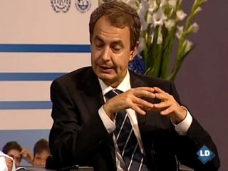 Zapatero dice que los parados en formación son "trabajadores"