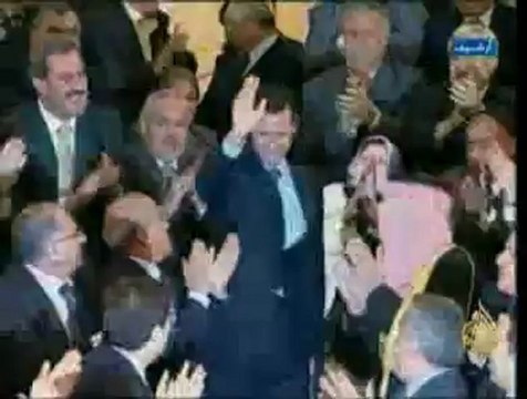 الدبابات والمدرعات السورية على مداخل حماه