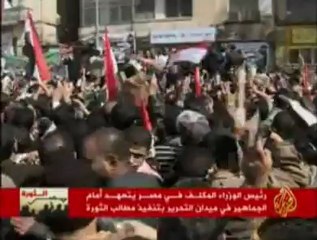 لقاء شرف مع المتظاهرين في التحرير