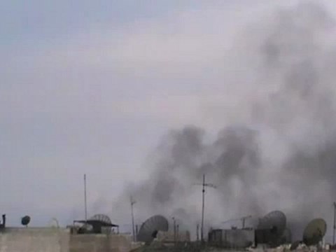Syria فري برس حماة المحتلة طريق حلب قصف و اطلاق نار مقطع طويل 23 6 2012 Hama