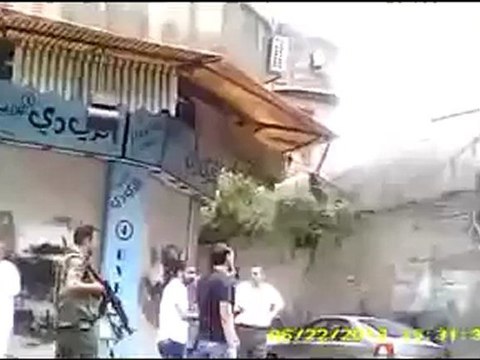 Syria فري برس دمشق تواجد شبيحة الأسد قرب جامع الدقاق و اعتقال شبان 22 6 2012 Damascus