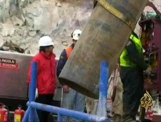 محنة العمال العالقين في المنجم.