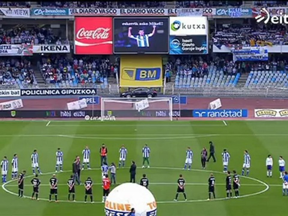 Emotiva despedida de Mikel Aranburu