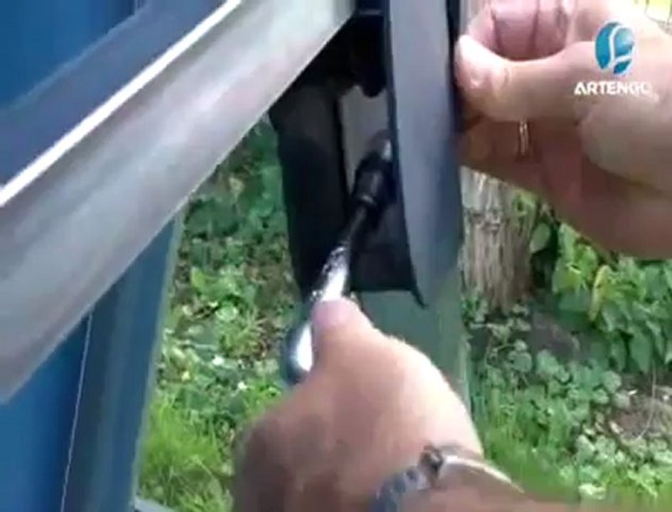 Instruction video to assemble the Artengo 855 O Table Tennis table