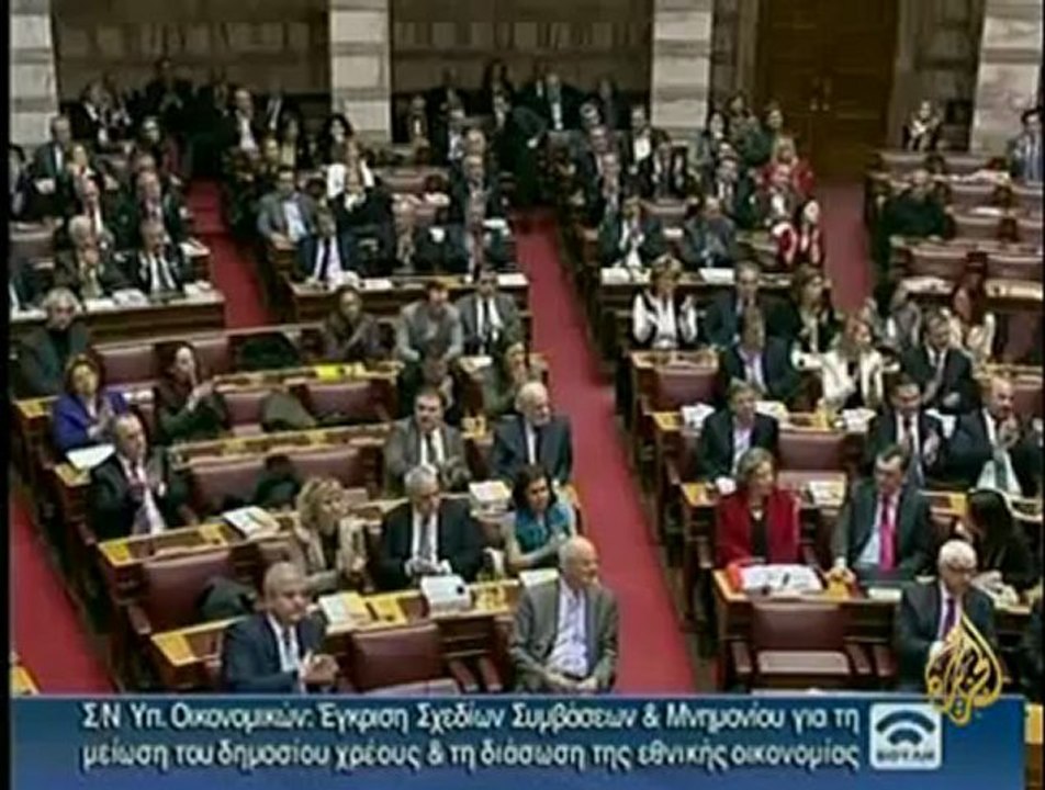 أزمة سياسية في اليونان بشأن إجراءات التقشف