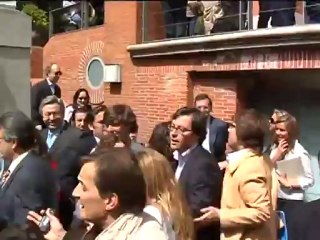 Rajoy se da la vuelta ante la manifestación de las víctimas