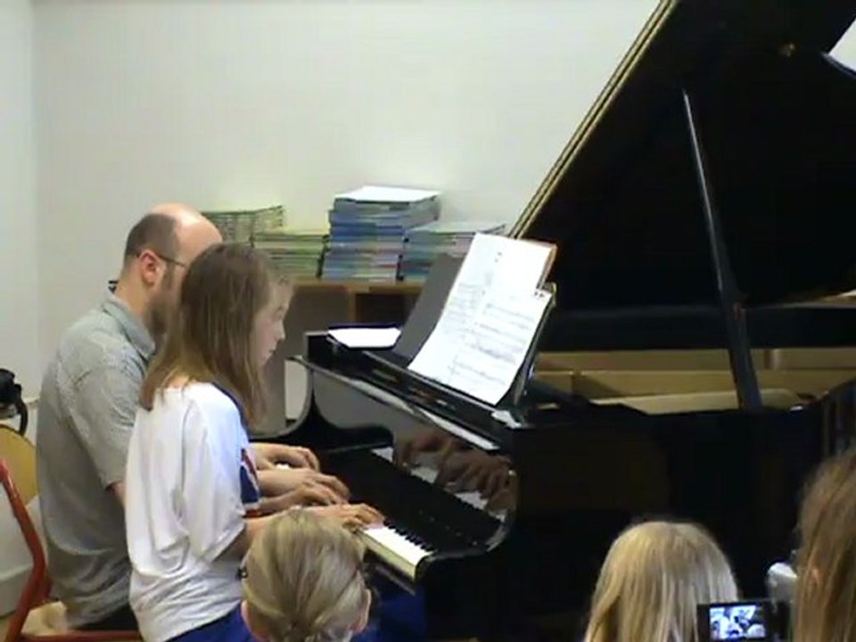 M2U010010 Negro Baby. Duo de pianistes : élève et professeur. Audition des élèves des Ateliers Musicaux de Scy Chazelles en mai 2012