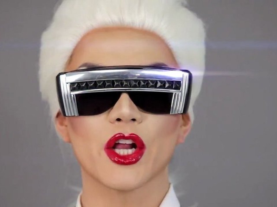 Manila Luzon - Hot Couture